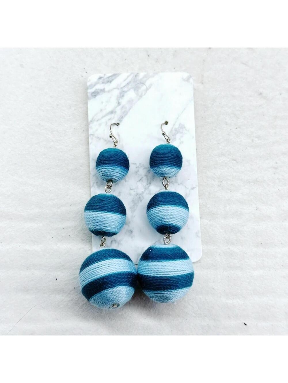 5233gc. Blue Statement Earrings